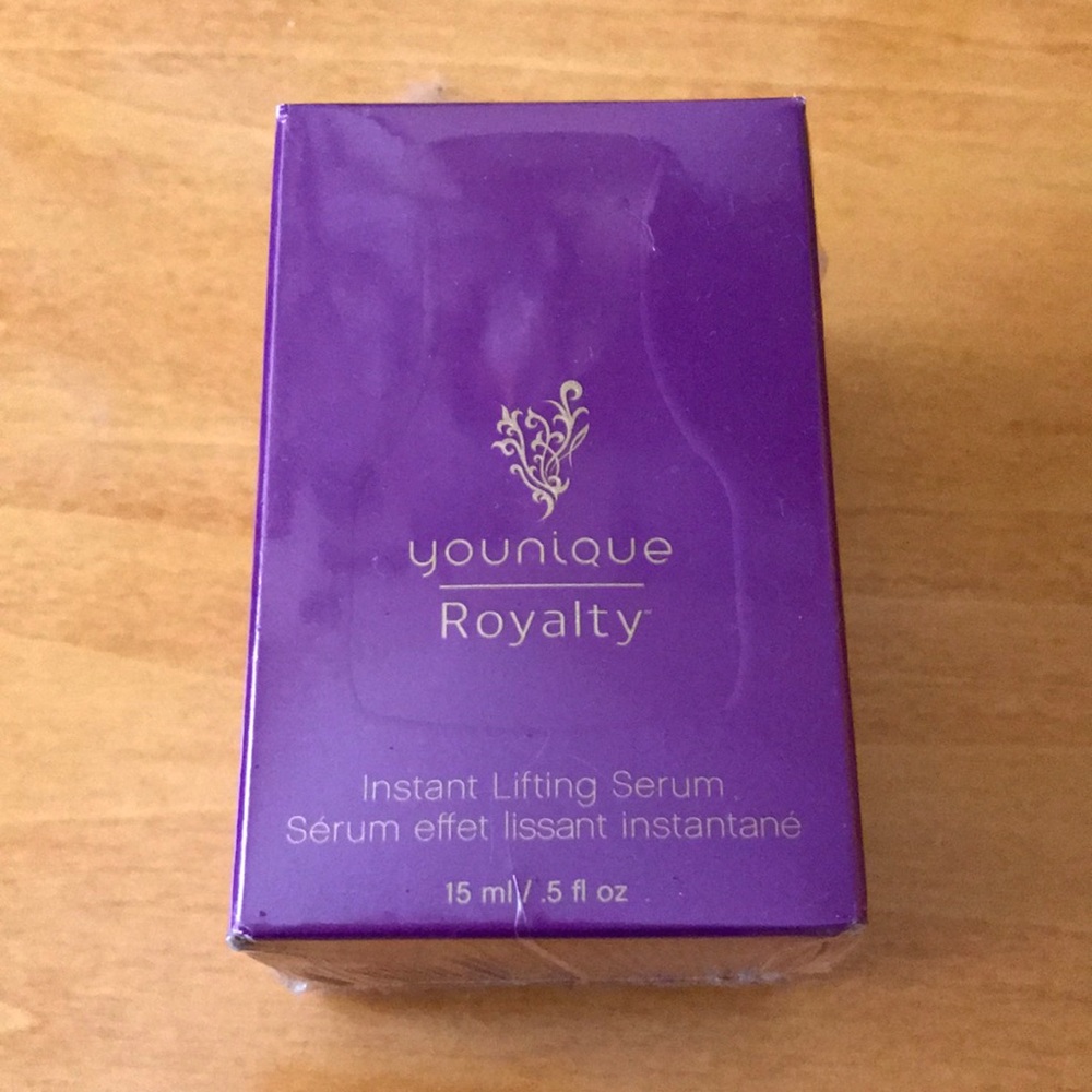 Younique Royalty Instant Lifting Serum